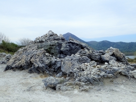 恐山　亀のような岩m　P5035175 (2).jpg